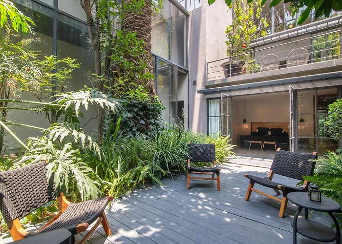 Livin Condesa 4*