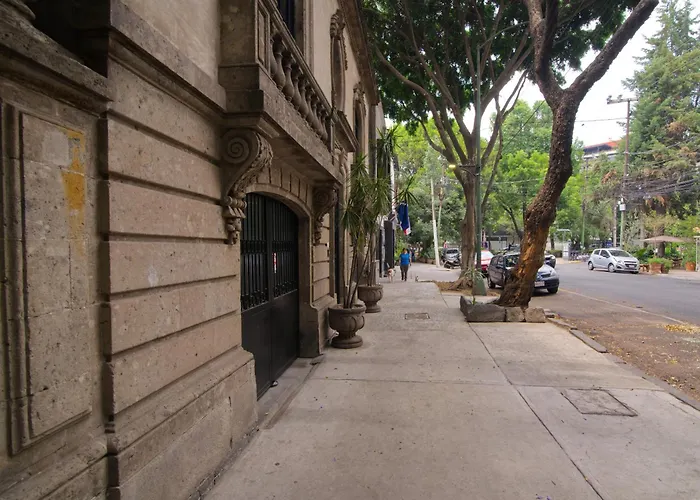 Livin Condesa Bed and breakfast