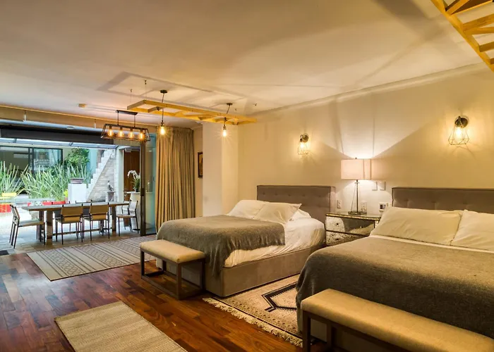 Livin Condesa 4*