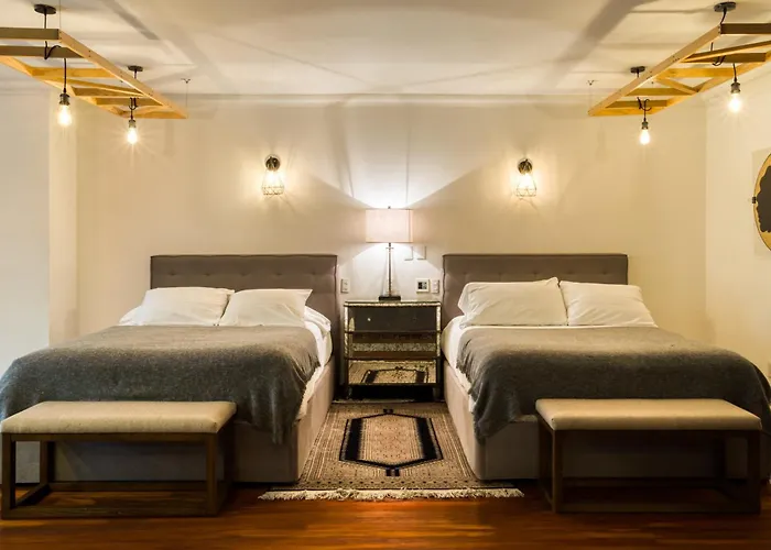 Livin Condesa 4*