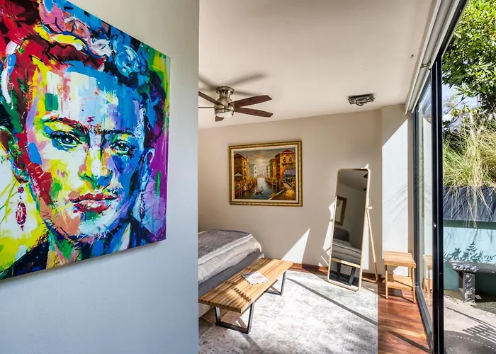 Livin Condesa Bed and breakfast