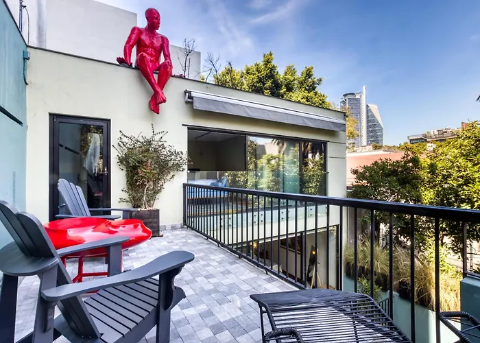 Livin Condesa 4*
